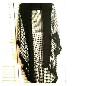 Black and white long shrug